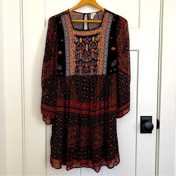 Akemi Kin Embroidered Beaded Boho Tunic Dress - Picture 2 of 16